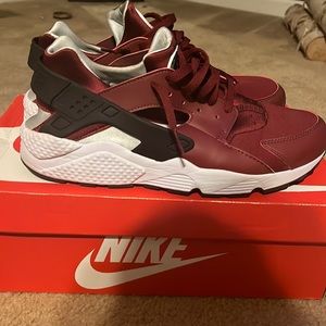 I’m selling nike air huaraches
